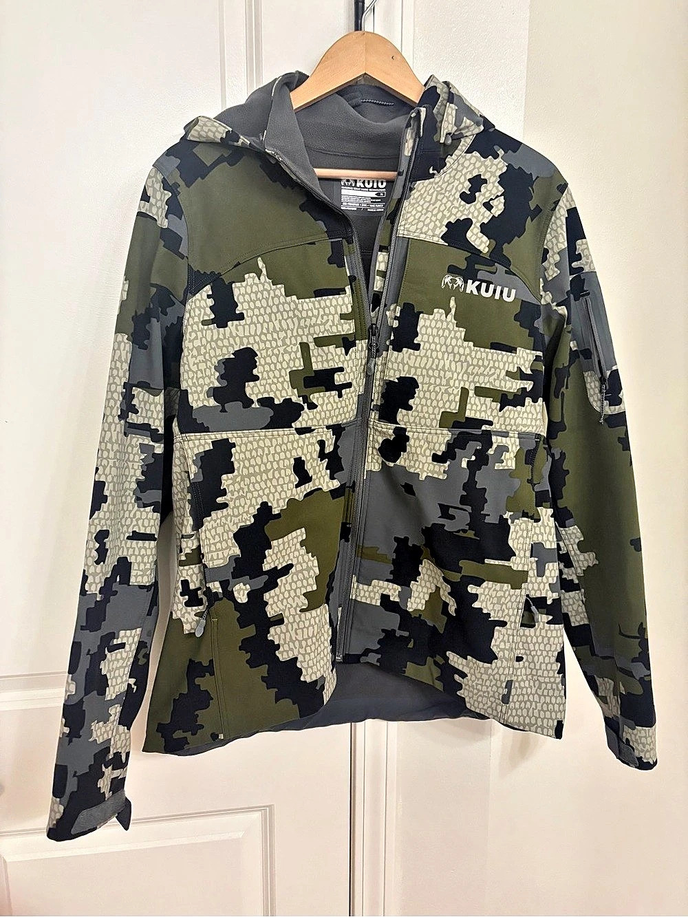 KUIU Guide PRO Hooded Jacket Camo Size XL